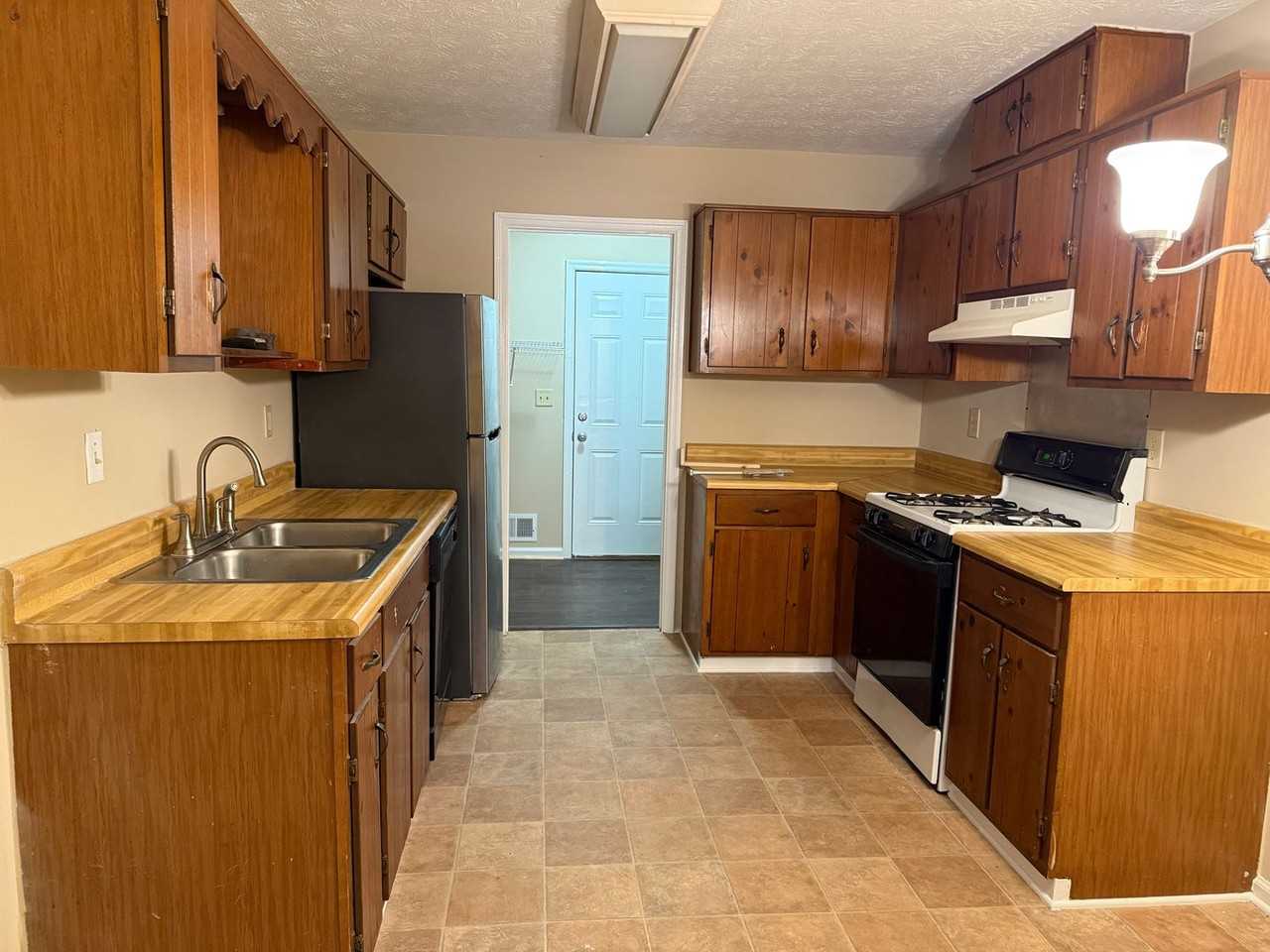 45 Ezzard St - Photo 2 of 7