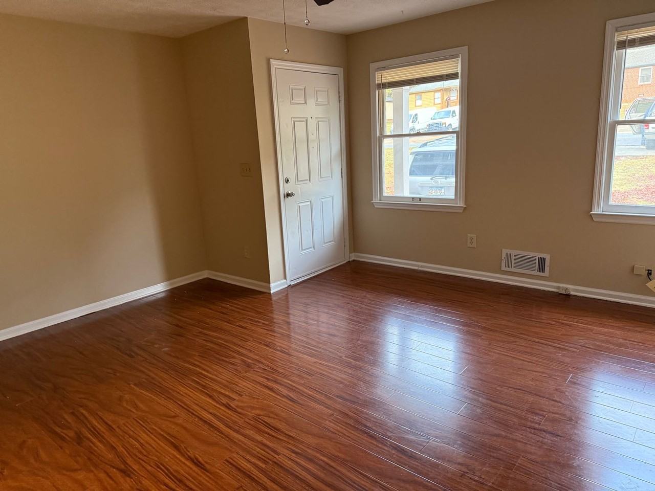 45 Ezzard St - Photo 6 of 7