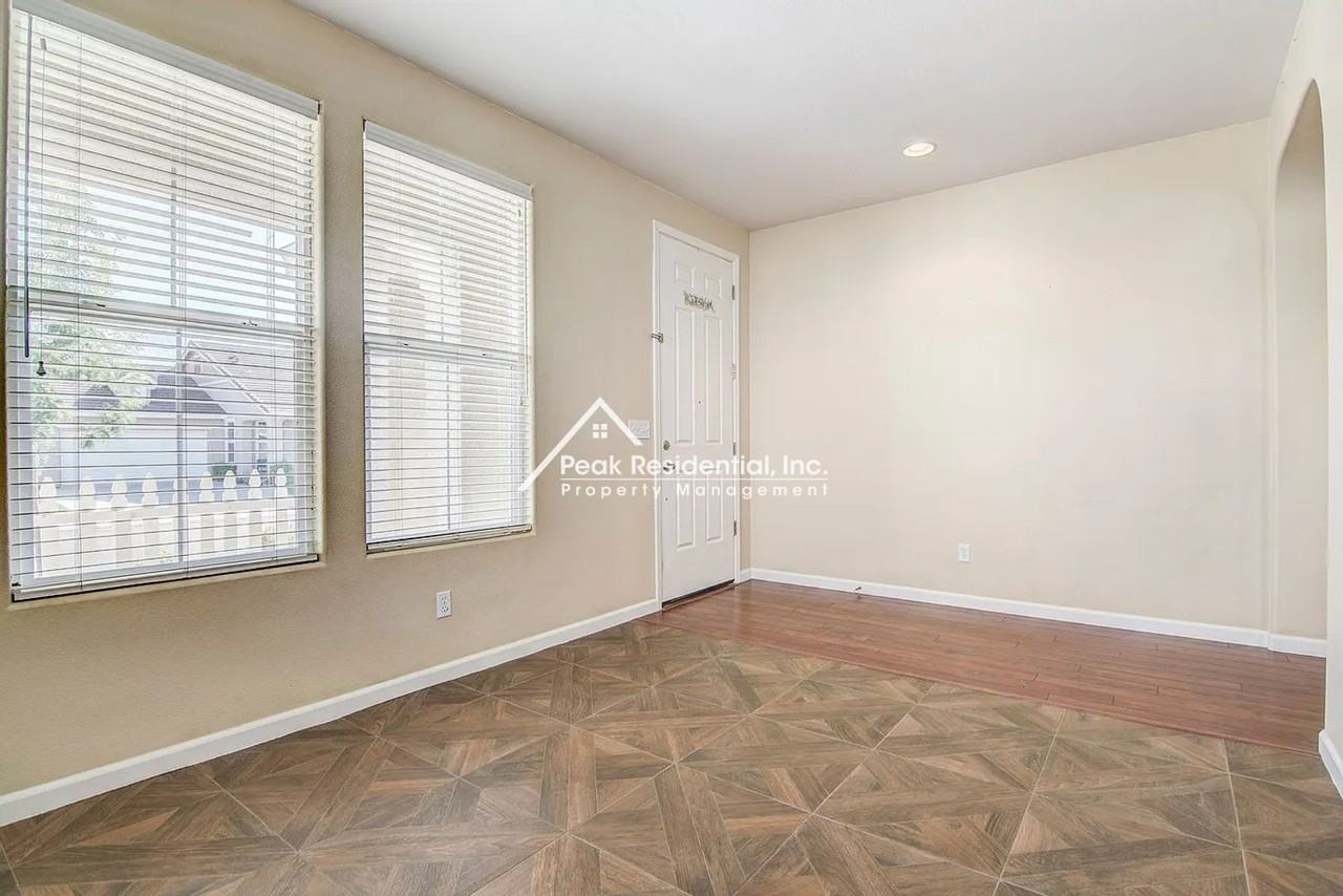 12307 Pawcatuck Way - Photo 4 of 27