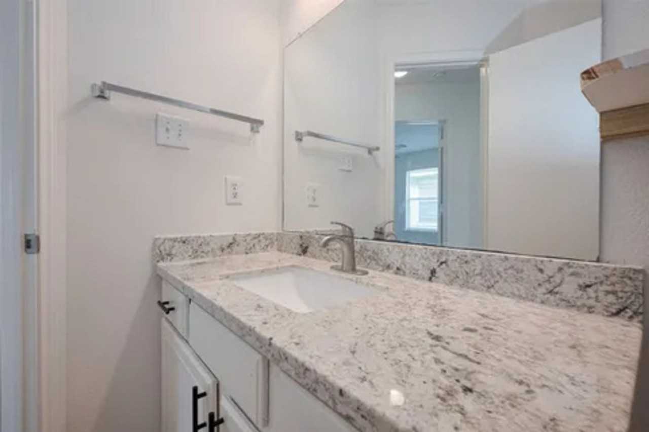 10918 Linden Gate Dr - Photo 7 of 31