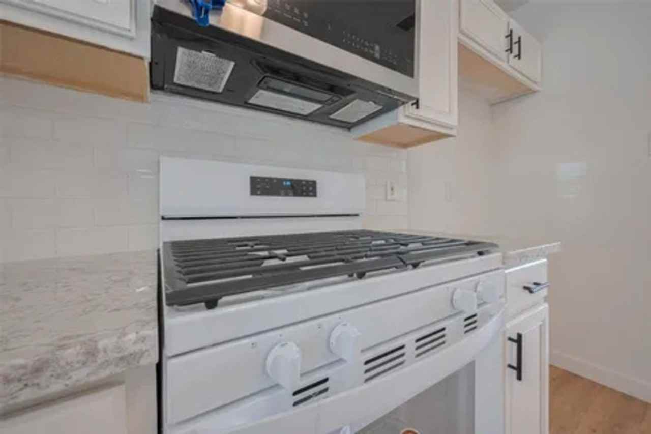 10918 Linden Gate Dr - Photo 5 of 31