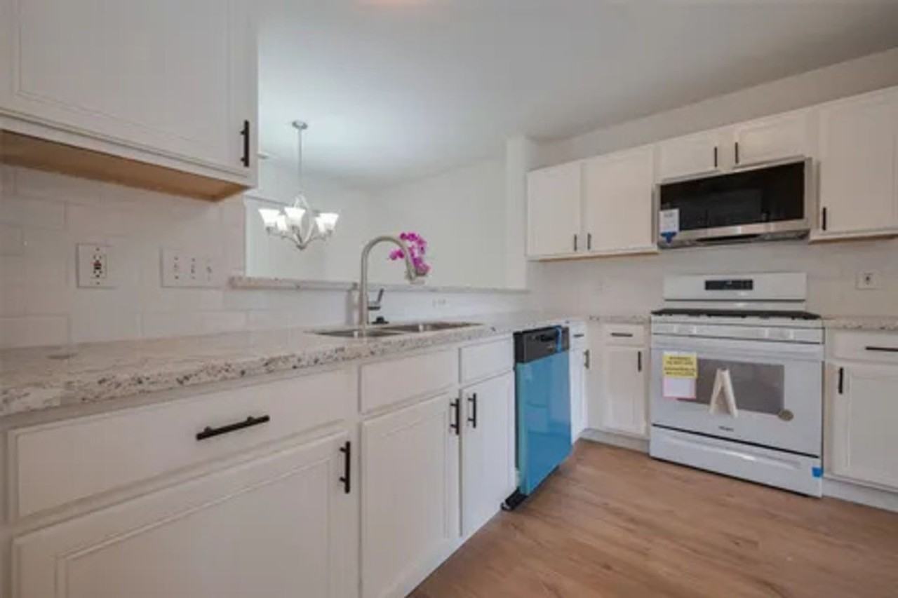 10918 Linden Gate Dr - Photo 2 of 31