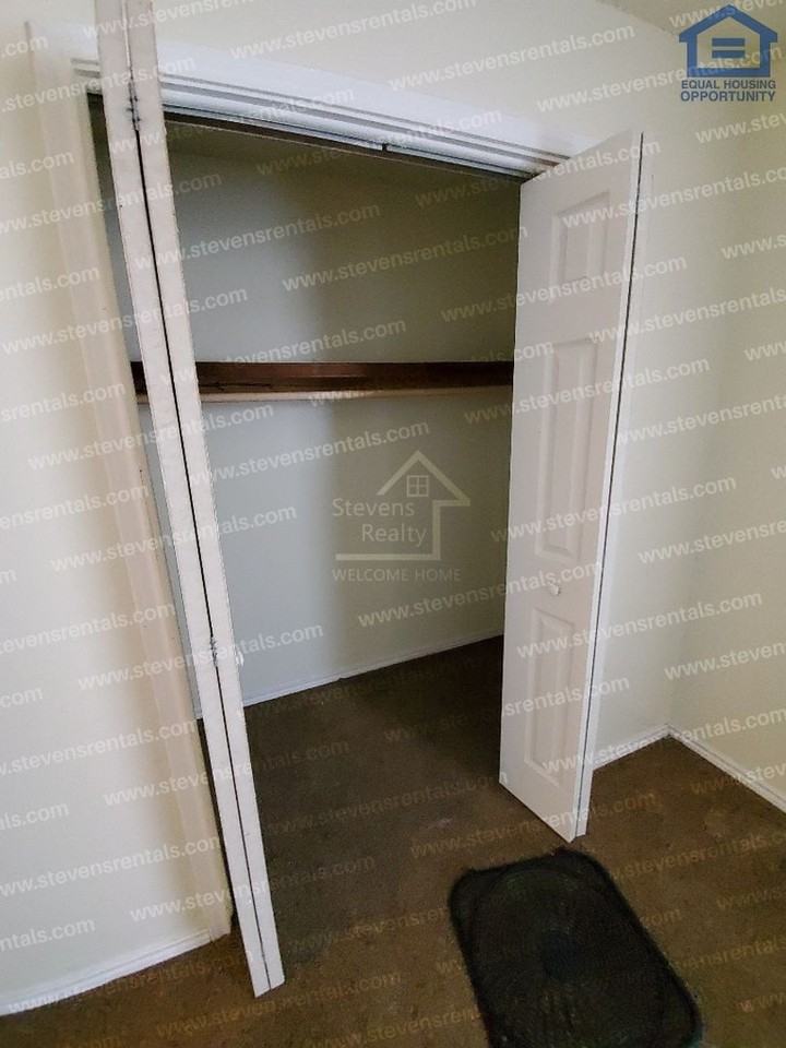 2111 NW Lindy Ave - G1 - Photo 4 of 8