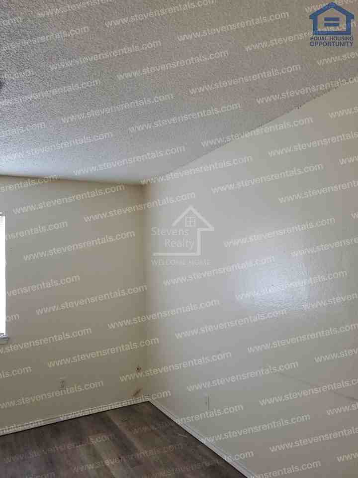 2111 NW Lindy Ave - G1 - Photo 7 of 8