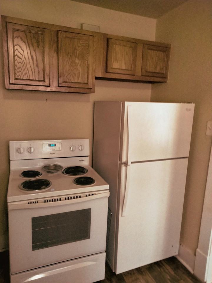 1427 Royalton Rd - Photo 3 of 13