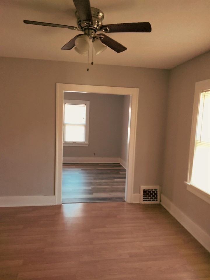 1427 Royalton Rd - Photo 6 of 13