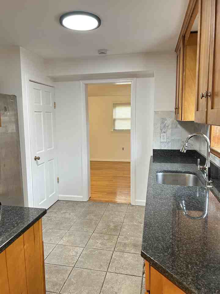 80 Montclair Avenue - Photo 5 of 21