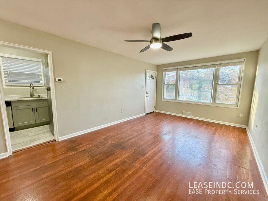 4407 2nd St Ne #1 - Photo 4 of 13