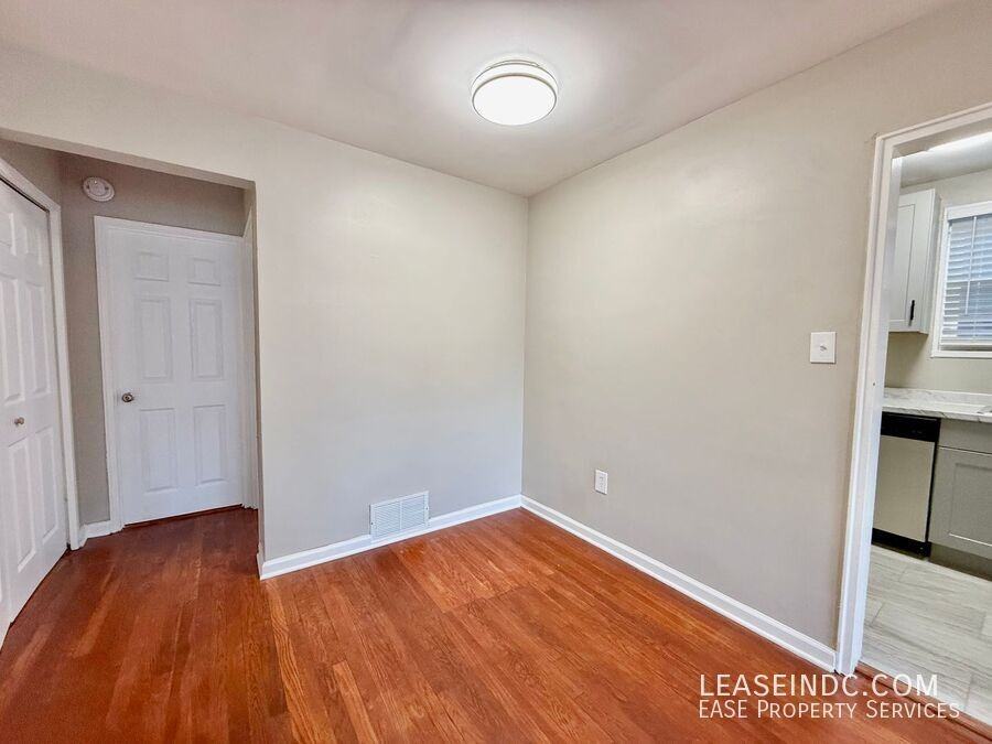 4407 2nd St Ne #1 - Photo 6 of 13