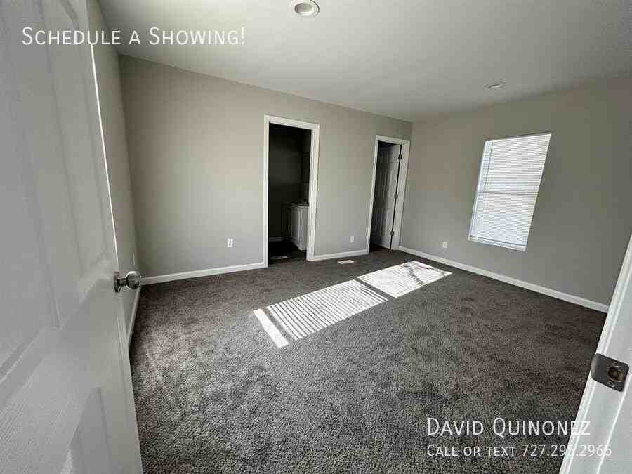 5715 Heather View Ln - Photo 4 of 11