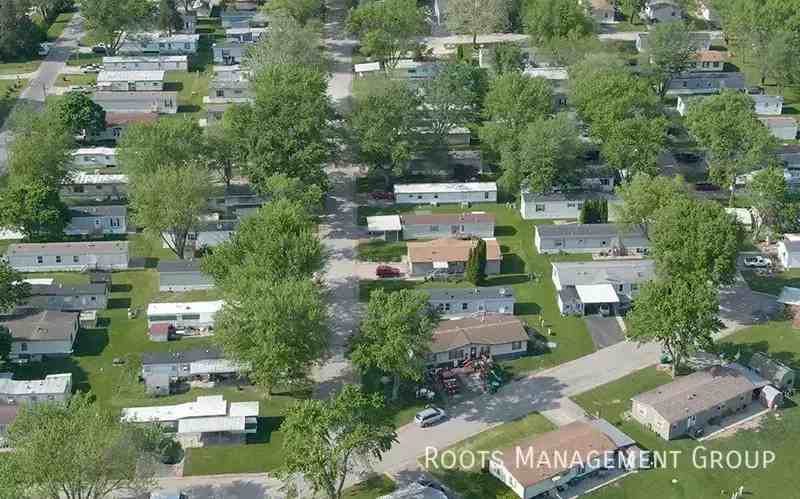 56 Carriage Lane Est #56 - Photo 3 of 6