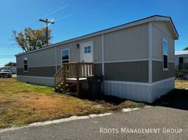 featured image of 700 E 6th St #111