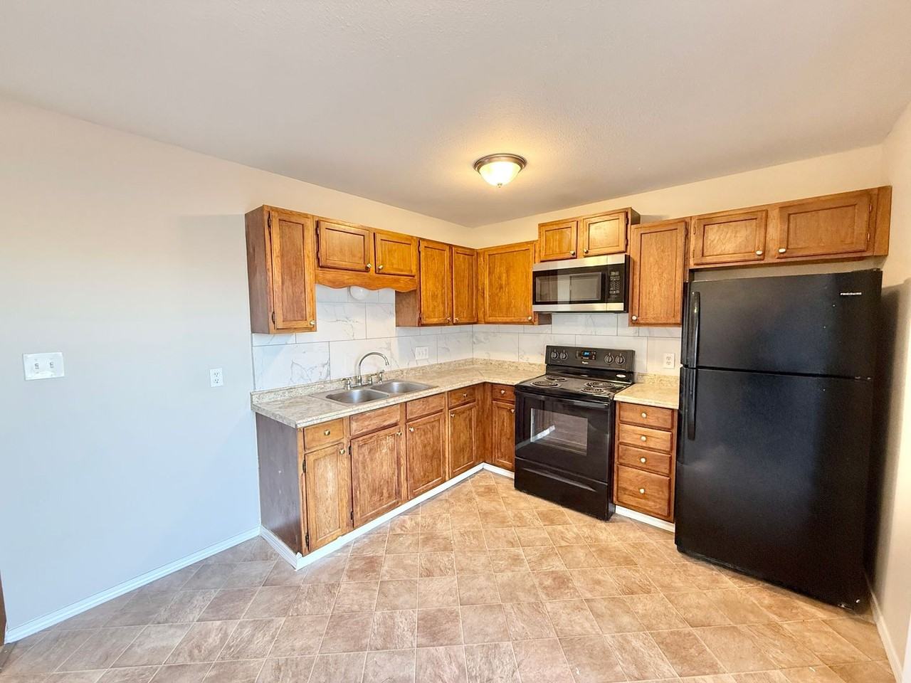 50 Royal Crest Dr #9 - Photo 3 of 17