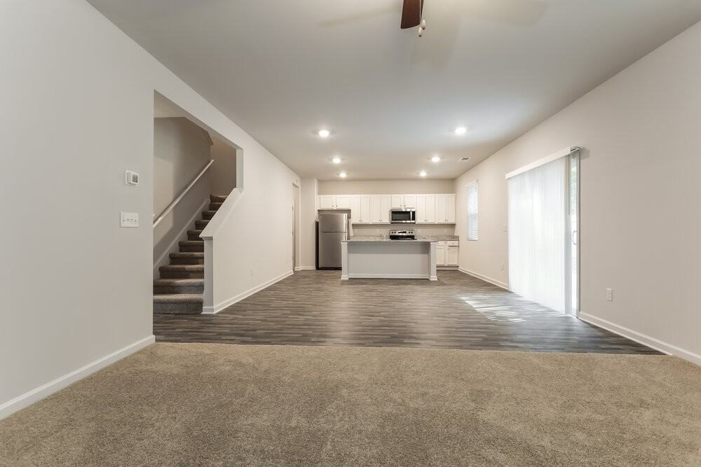 219 Hamilton Pointe Dr - Photo 4 of 17