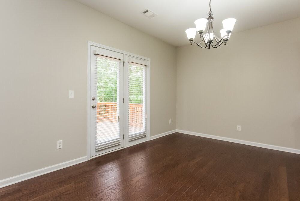 275 Shaw Dr - Photo 6 of 17