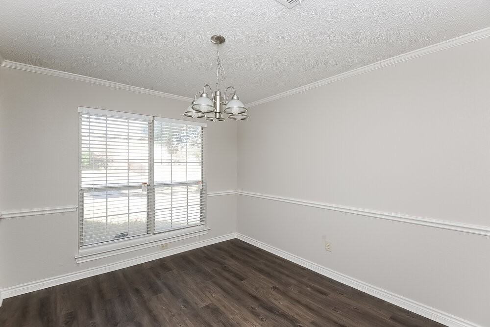 720 Finley St - Photo 6 of 17