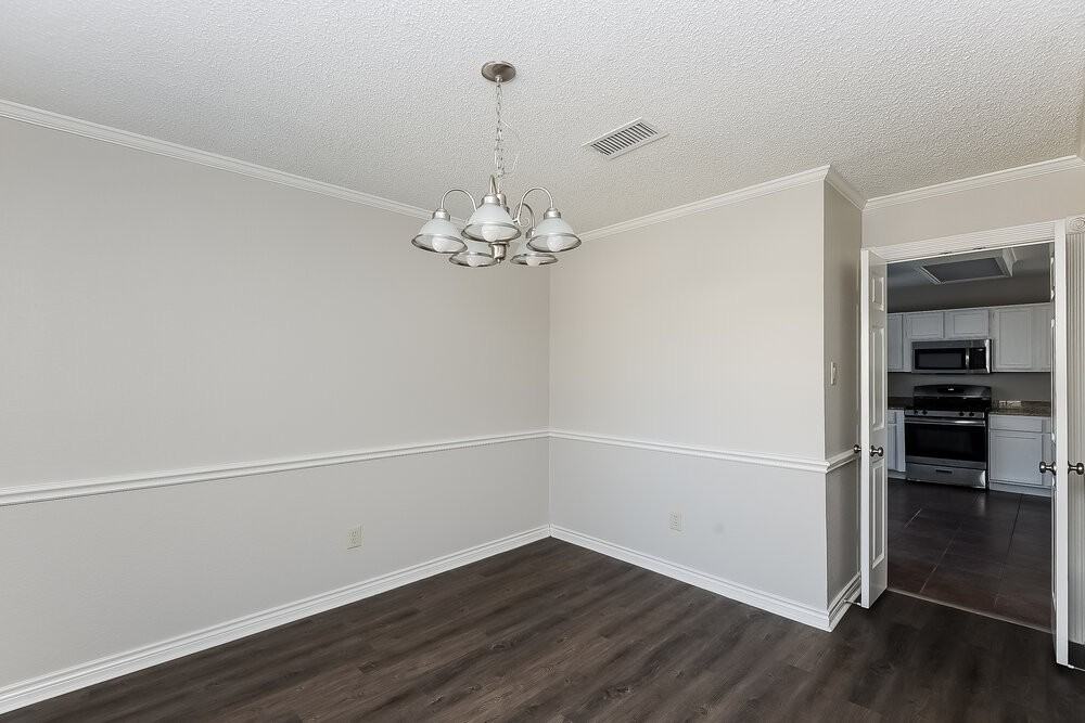 720 Finley St - Photo 7 of 17