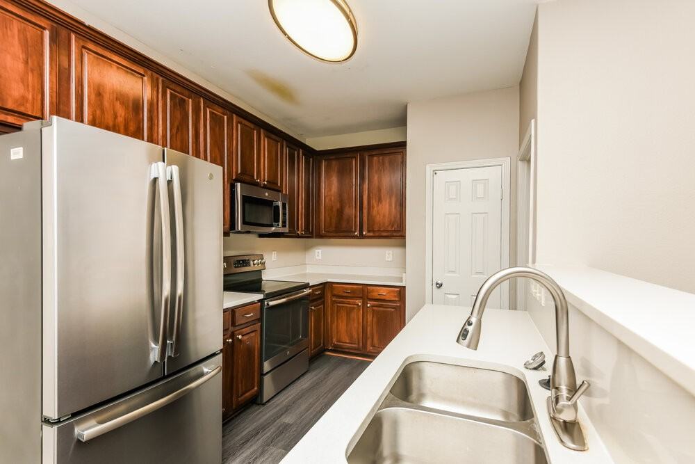 2012 Alanbrooke Dr - Photo 7 of 16