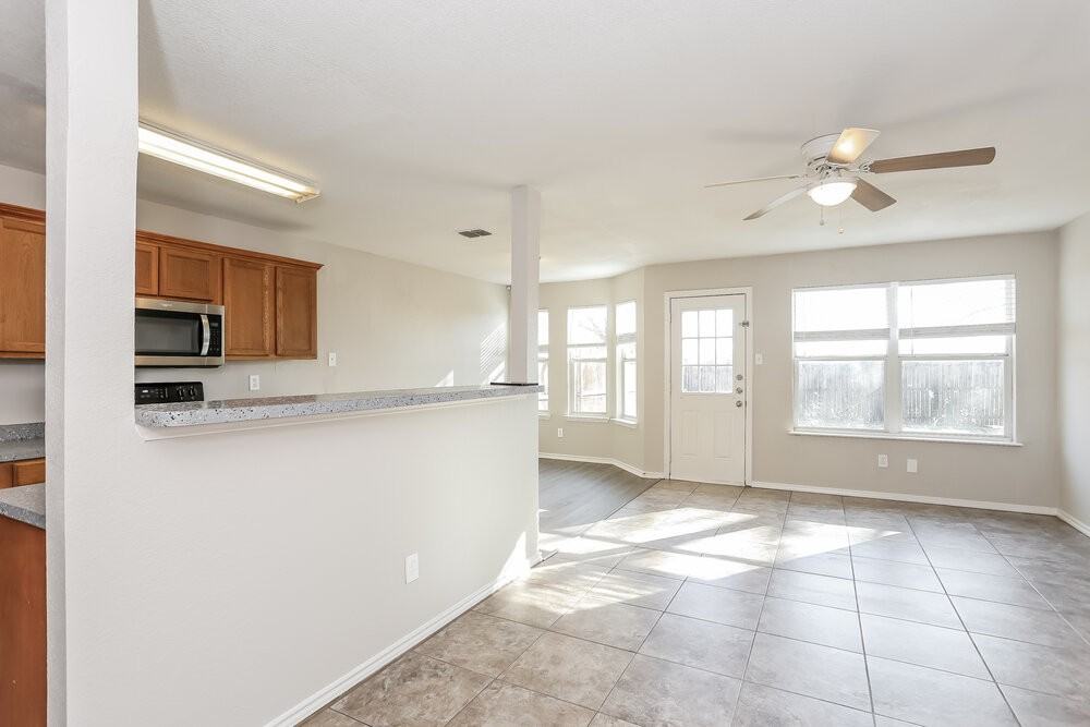 1424 Pine Ln - Photo 5 of 17