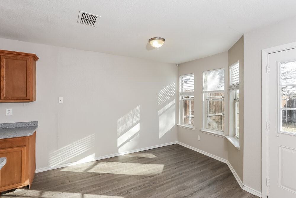 1424 Pine Ln - Photo 6 of 17