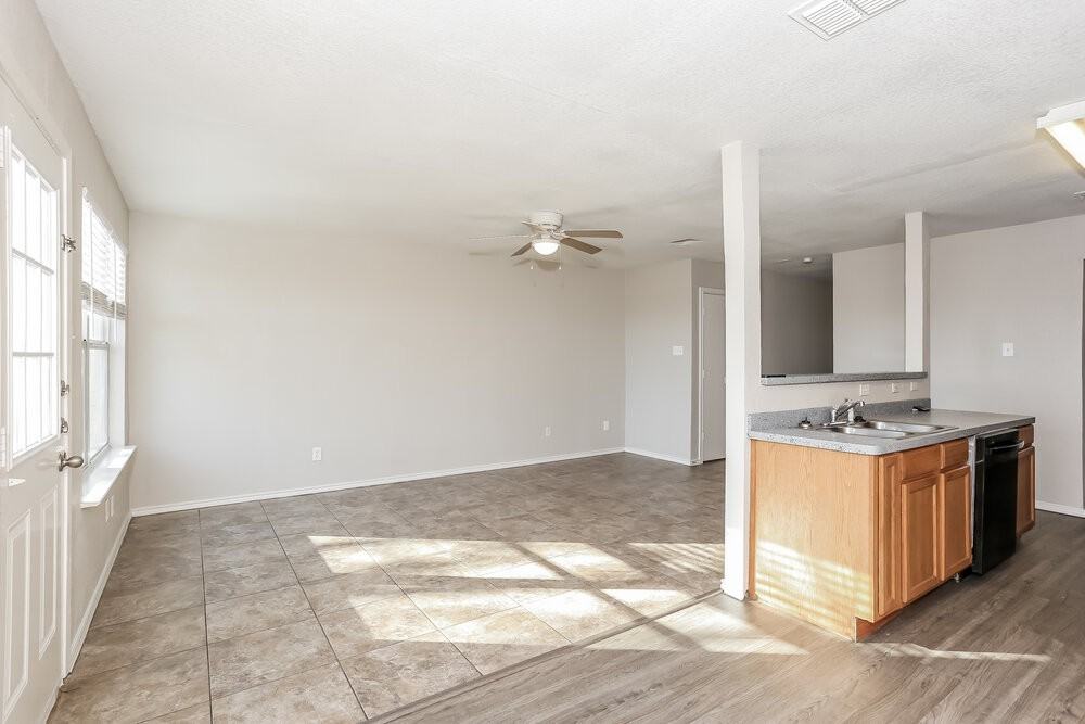 1424 Pine Ln - Photo 7 of 17