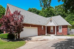 388 Jasmine Dr - Photo 1 of 1