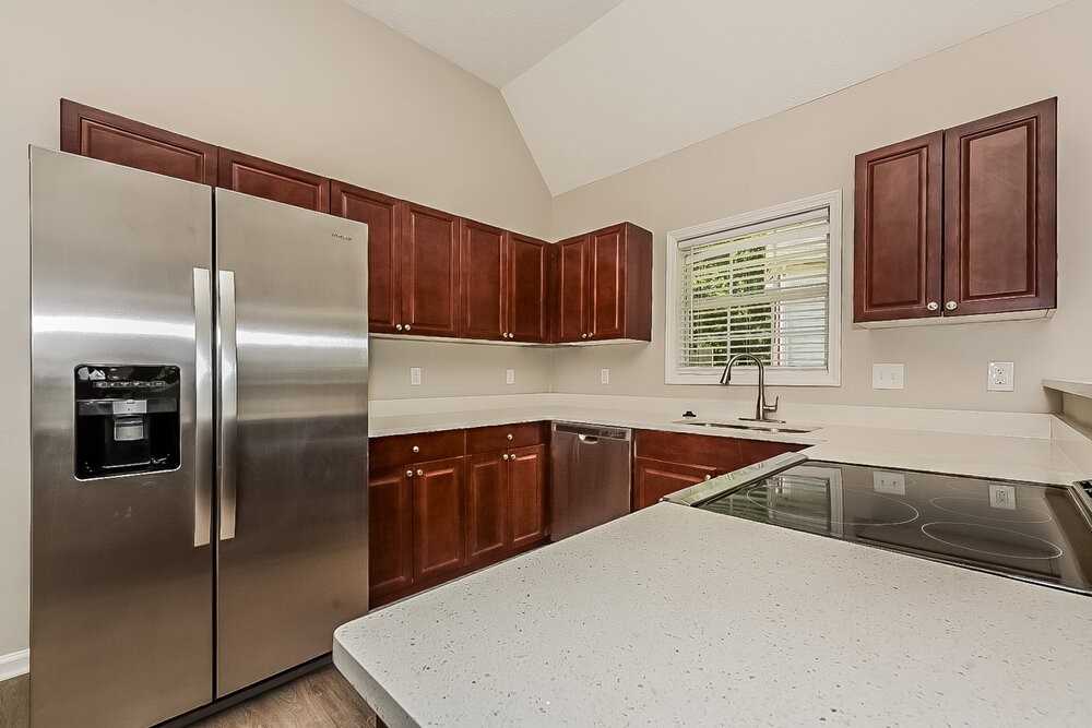 388 Jasmine Dr - Photo 7 of 17