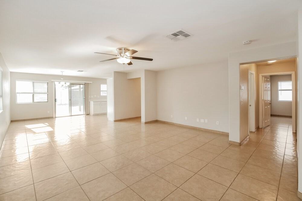 17463 W Ventura St - Photo 3 of 15