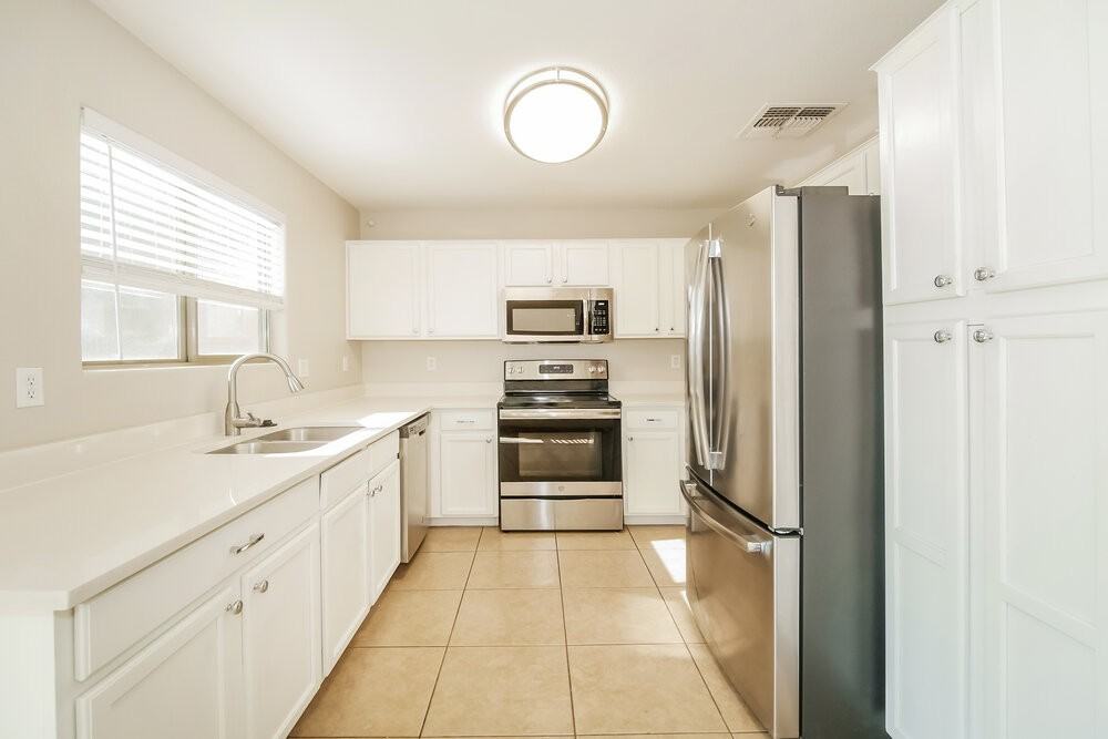 17463 W Ventura St - Photo 7 of 15