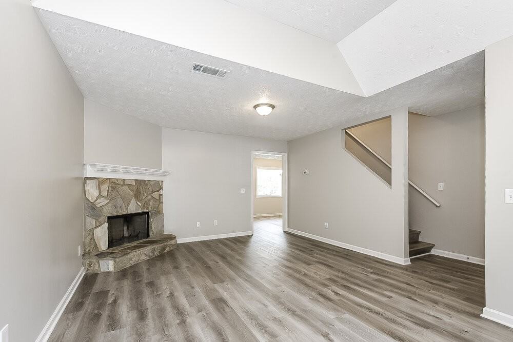 824 Overlook Trl - Photo 4 of 17