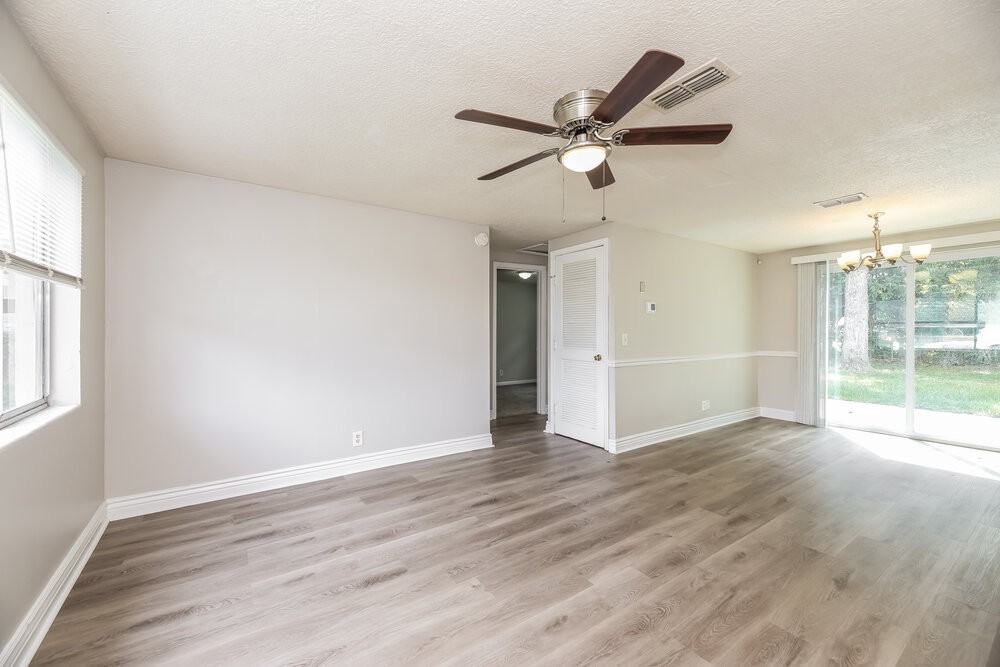 5322 Boilard Dr - Photo 4 of 16