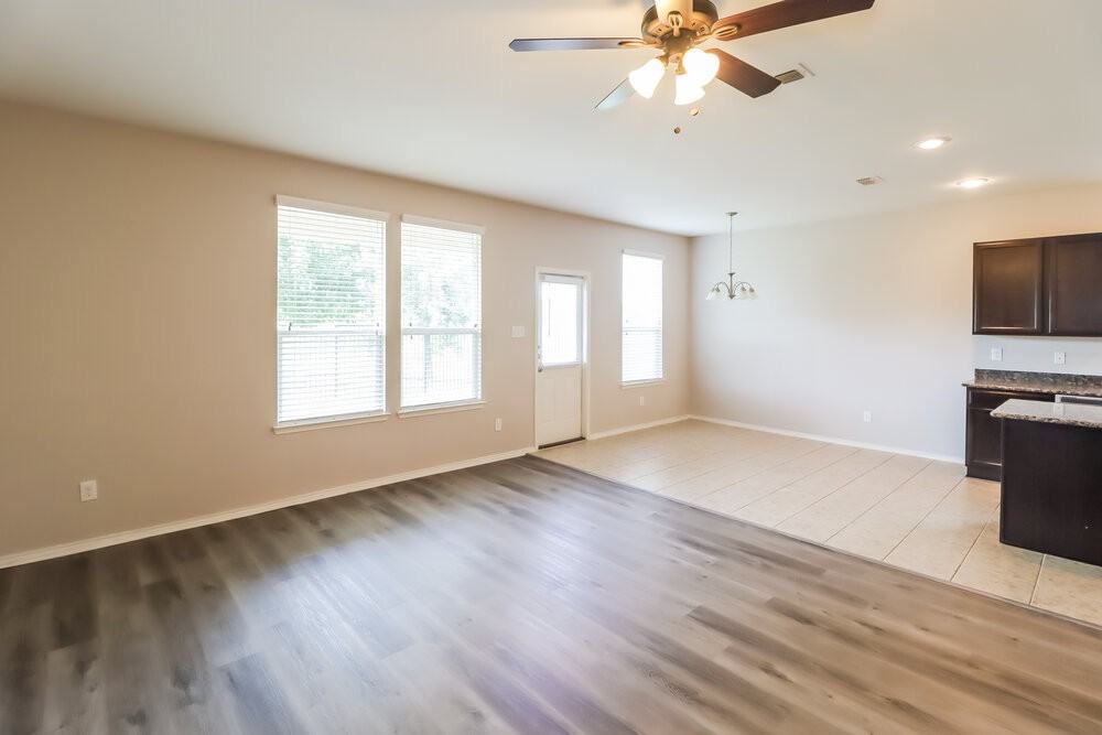 368 Magma Dr - Photo 4 of 16