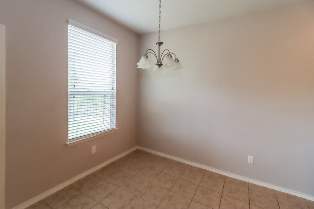 368 Magma Dr - Photo 5 of 16