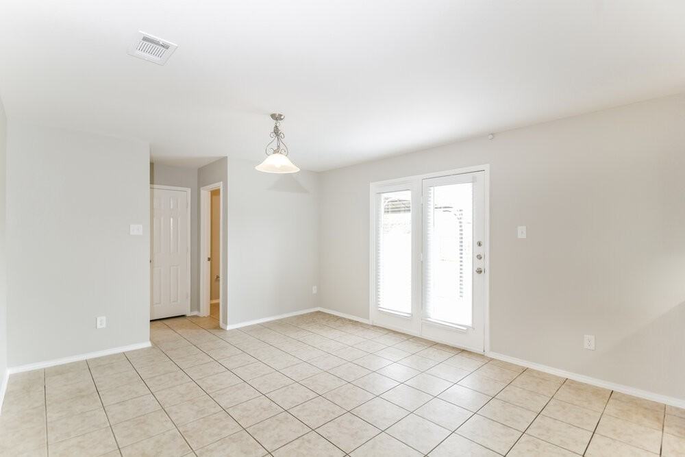 1623 Kawati Way - Photo 7 of 17