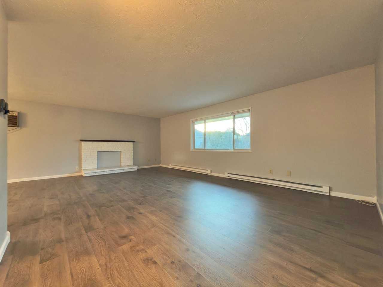 1307 E 30th Ave #1 - Photo 2 of 14