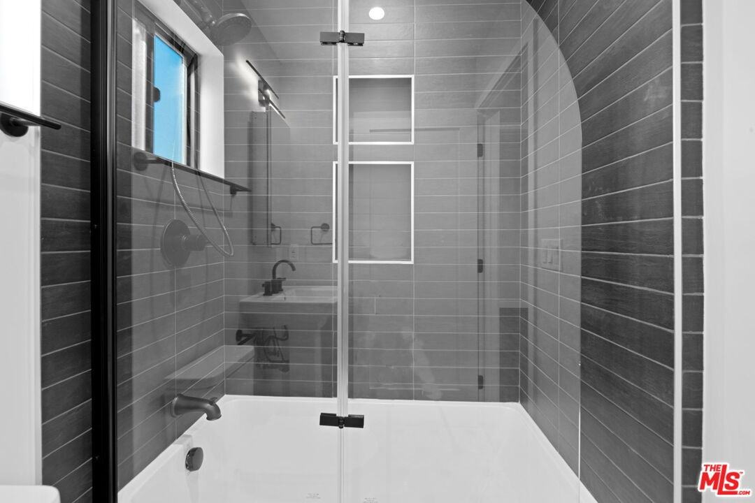 1518 1/2 Stearns Dr #1518 - Photo 4 of 16