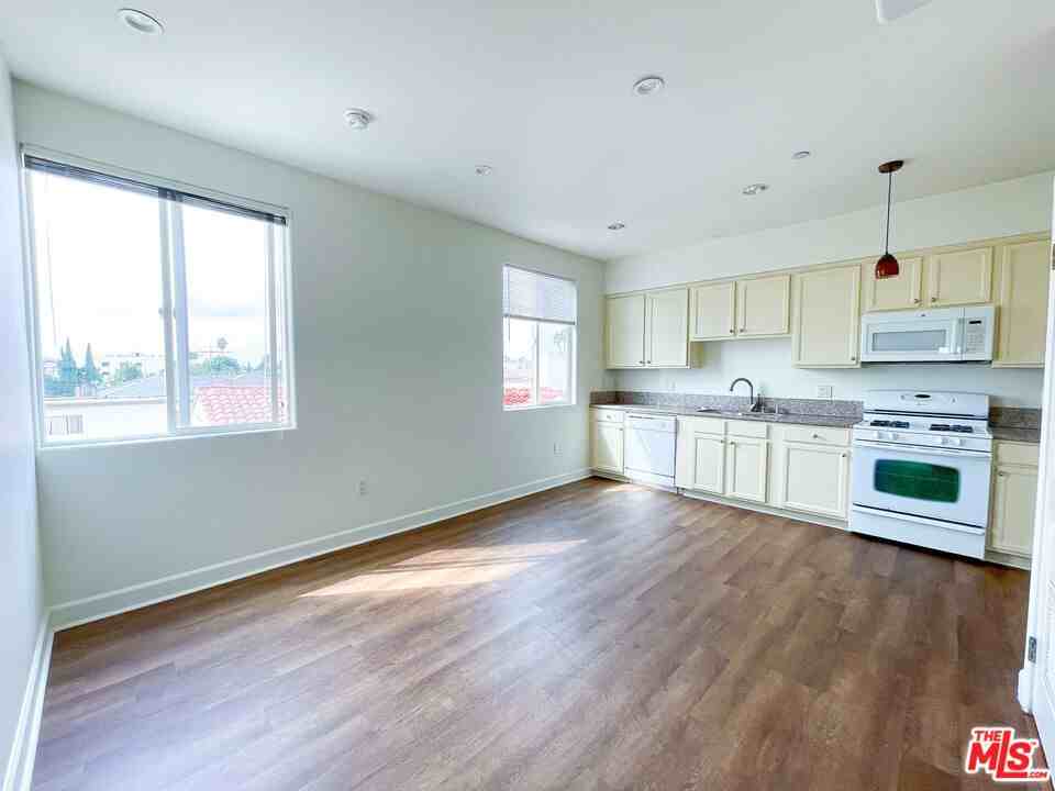 1412 S Sherbourne Dr #1412-303 - Photo 2 of 12