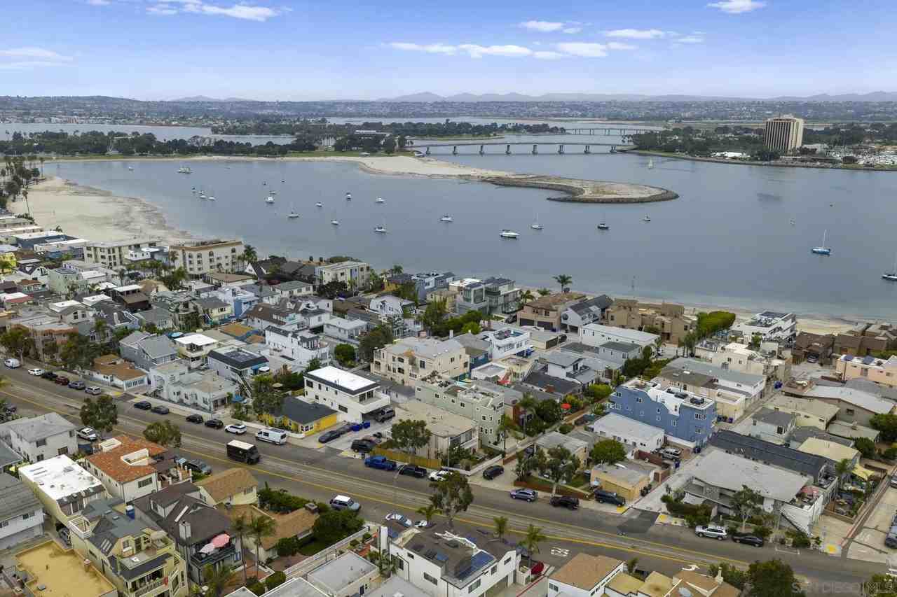 2735 Mission Blvd #2735 - Photo 7 of 25