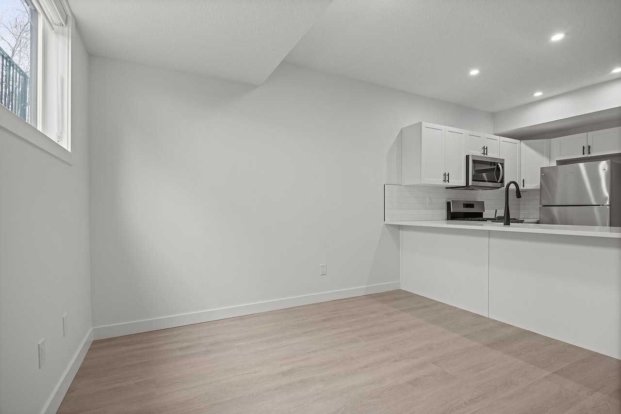 14520 95 Avenue Northwest - Photo 5 of 16