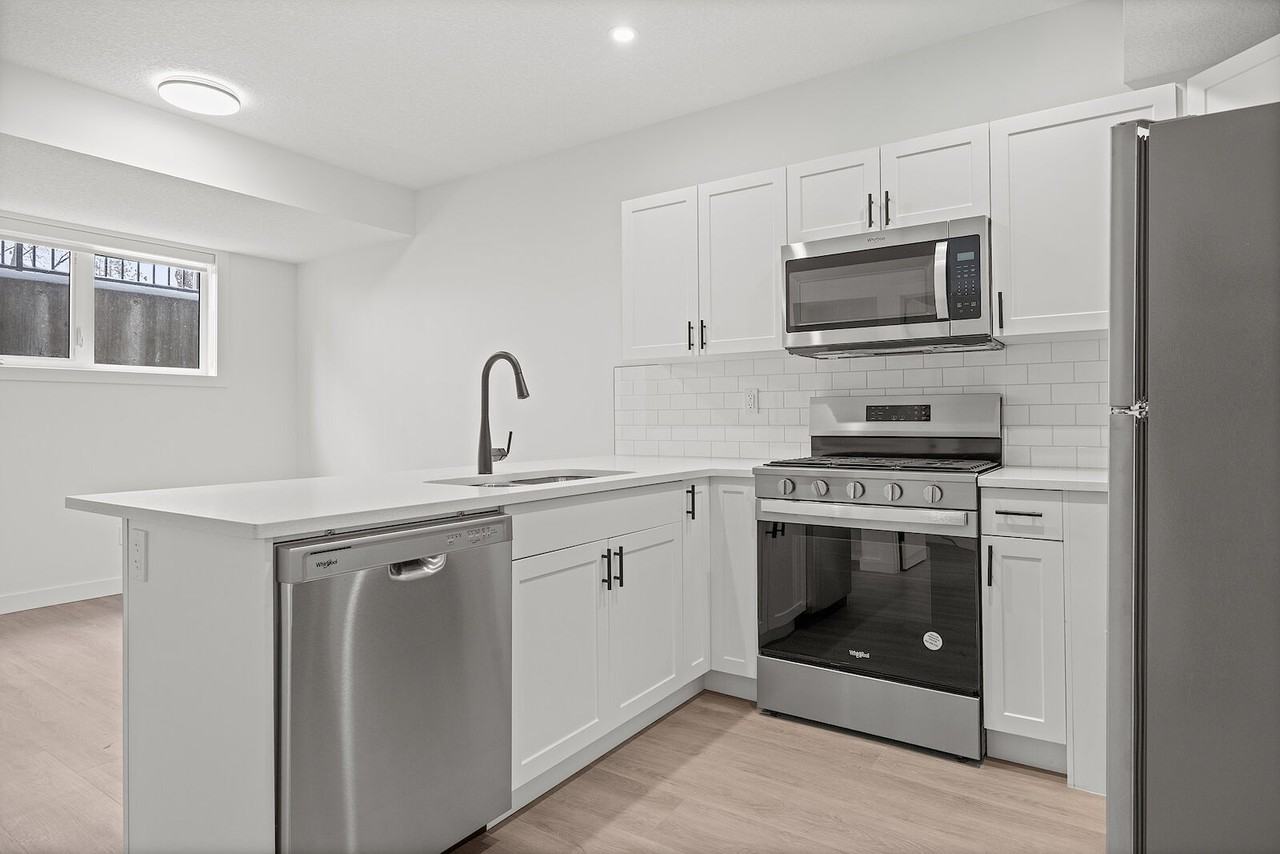 14520 95 Avenue Northwest - Photo 4 of 16