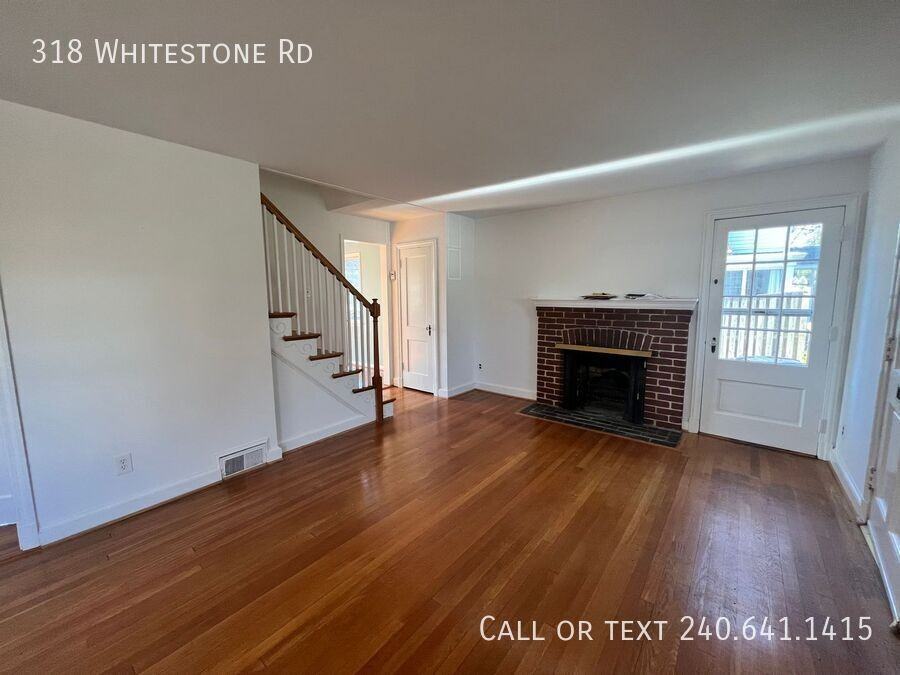 318 Whitestone Rd - Photo 2 of 23