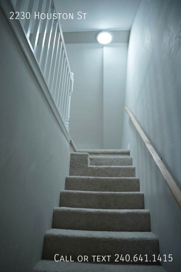 2230 Houston St - Photo 5 of 19