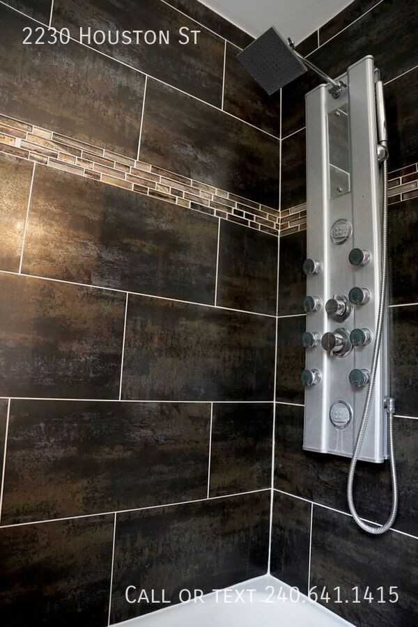 2230 Houston St - Photo 7 of 19