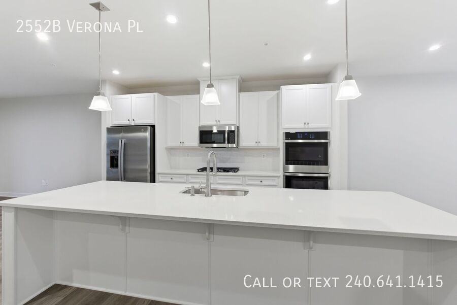 2552 Verona Pl Unit B - Photo 6 of 33