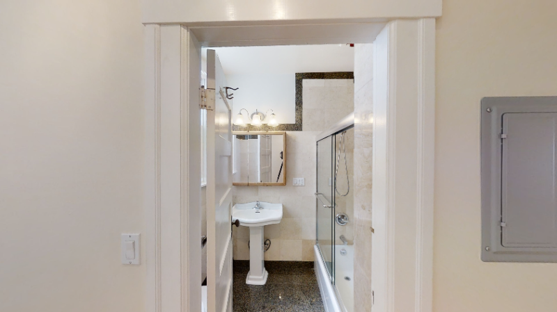 622 Shrader St #9 - Photo 5 of 6