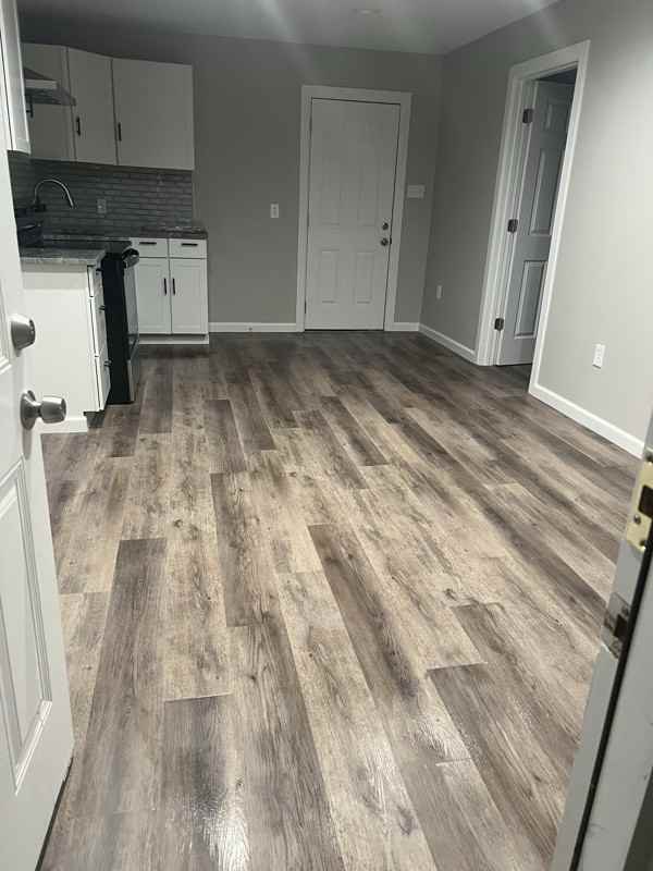 301 E 7th St - Photo 2 of 11