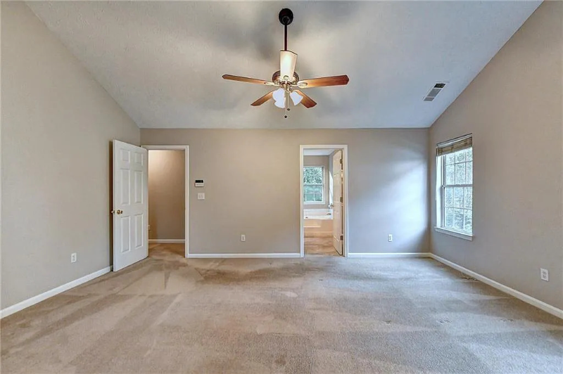 1227 Yellow River Dr - Photo 4 of 20