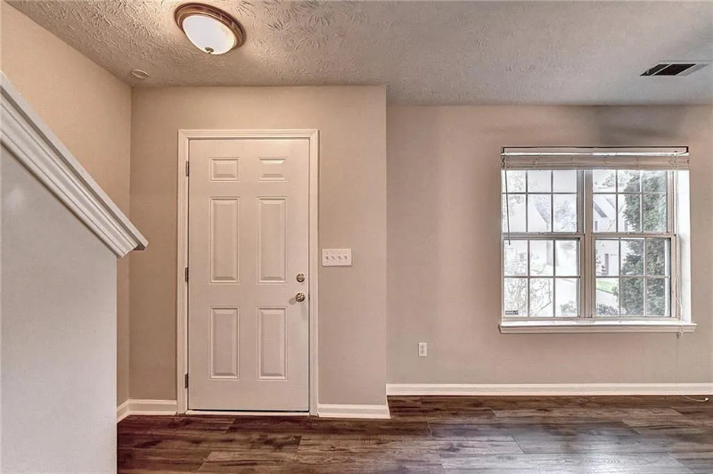 1227 Yellow River Dr - Photo 5 of 20