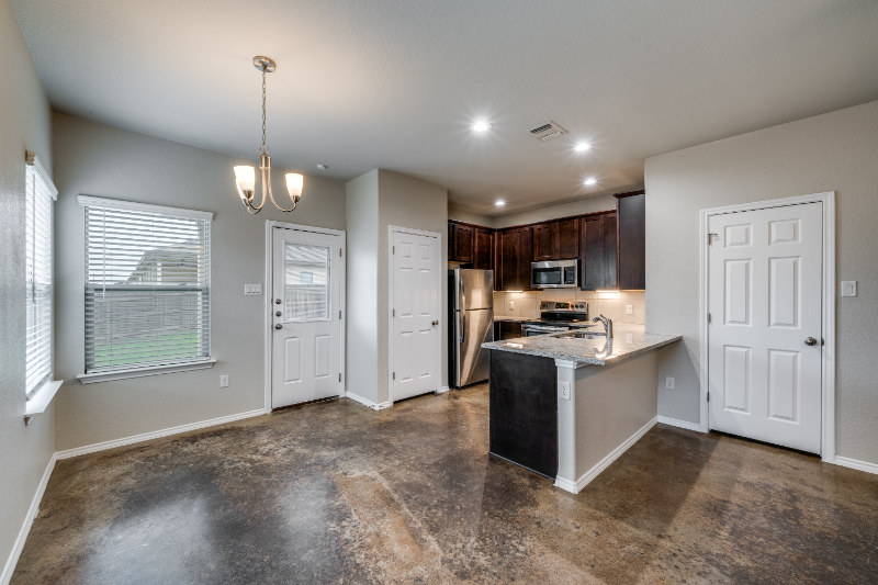 1502 Lucille St #A - Photo 5 of 13