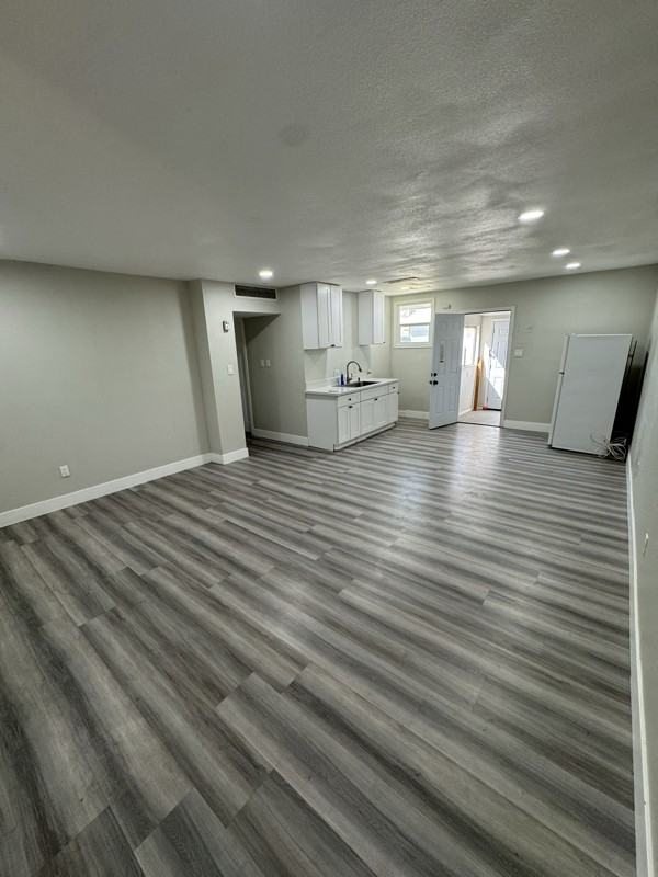 251 Juniper St #B - Photo 6 of 10